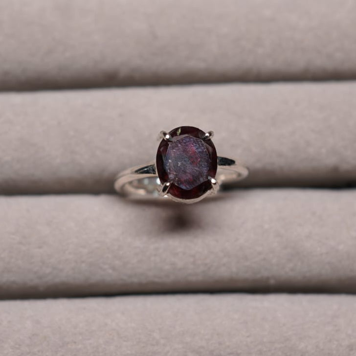❤️ Garnet Ring – Passion, Strength & Vitality