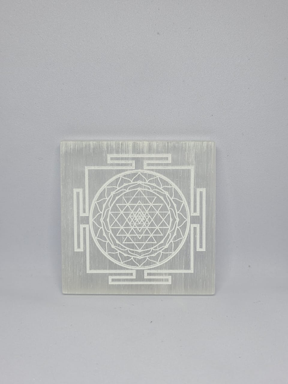🌙✨ Selenite Plate – Energy Cleanser & Self-Charger