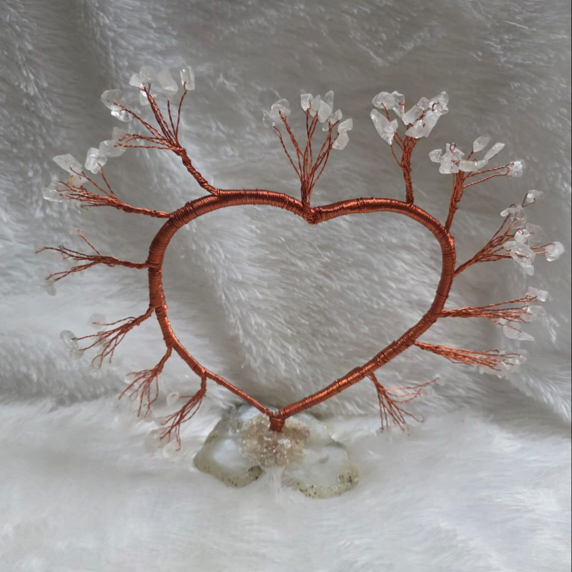 🤍🌳 Clear Quartz Heart-Shaped Tree – Healing, Clarity & Energy Amplifier