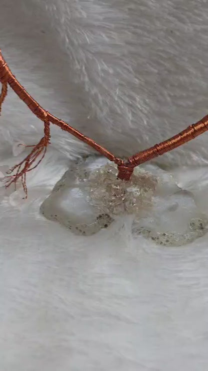 🤍🌳 Clear Quartz Heart-Shaped Tree – Healing, Clarity & Energy Amplifier
